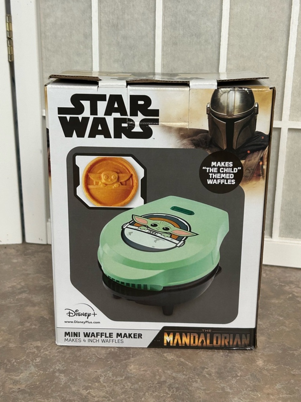 Star Wars The Mandalorian Baby Yoda Mini Waffle Maker NIB